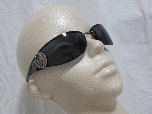 正規レア ロエベ アマソナ エンブレムロゴ アナグラム サングラス 黒 メタル装飾オープンアイコン フレームレスアイウェア 付属有 < ブランド  正規レア ロエベ アマソナ エンブレムロゴ アナグラム サングラス 黒 メタル装飾オープンアイコン フレームレスアイウェア 付属有 < ブランドの