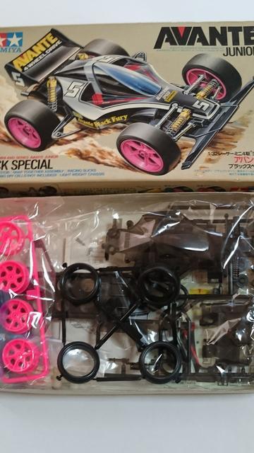 TAMIYAミニ四駆!アバンテJr.ブラックスペシャル!箱に色褪せダメージあり < ホビー  TAMIYAミニ四駆!アバンテJr.ブラックスペシャル!箱に色褪せダメージあり < ホビーの