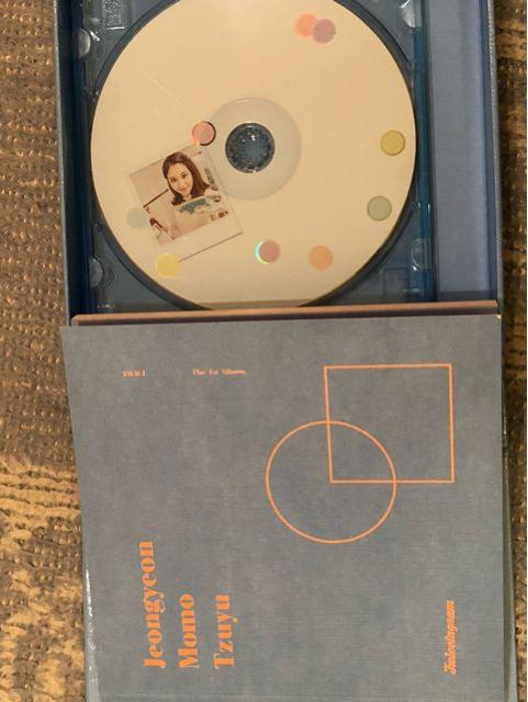 激安!激レア!☆TWICE/THE1stAlbum☆トレカ3枚、ステッカー付!☆ < CD/DVD/ビデオ  激安!激レア!☆TWICE/THE1stAlbum☆トレカ3枚、ステッカー付!☆ < CD/DVD/ビデオの