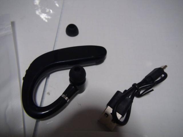 ワイヤレスイヤホン ブルートゥ3耳掛け型 ヘッドセット新品!。 < 家電/AV ワイヤレスイヤホン ブルートゥ3耳掛け型 ヘッドセット新品!。 < 家電/AVの