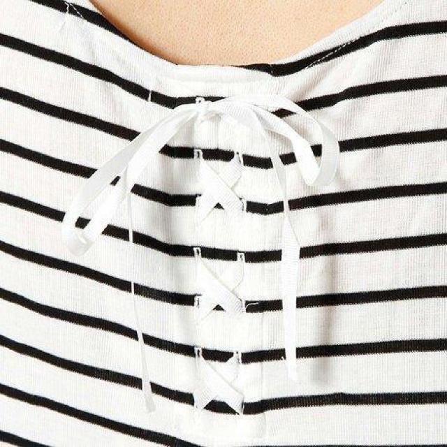 新品☆イング*背割れBACKリボントップス < ブランド  新品☆イング*背割れBACKリボントップス < ブランドの