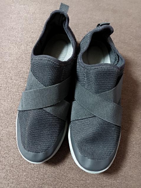 レアレア★クロックス★新品同様★スニーカースリッポン★男女大人子供★室内海★crocs★ < 女性ファッション  レアレア★クロックス★新品同様★スニーカースリッポン★男女大人子供★室内海★crocs★ < 女性ファッションの