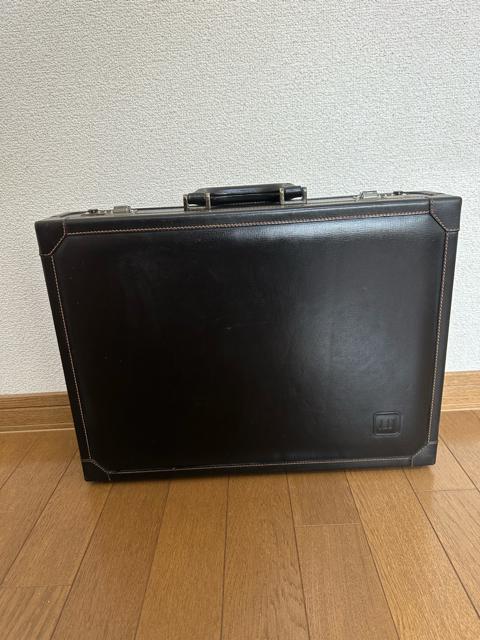 yizyN㕨 󏭕izyDunhillz_q@A^bVP[X   uh 