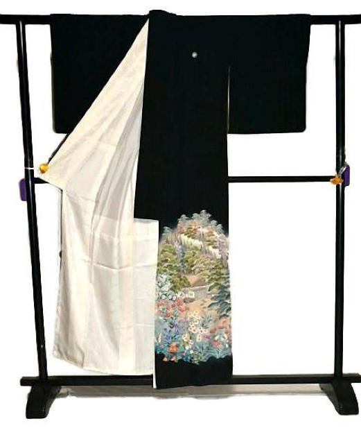 【最高峰】新品同様 十日町友禅作家【岡村蒼風】暈し染め 風景花文 比翼付 黒留袖 身丈155.5cm 裄丈64.5cm T3505 < 女性ファッション  【最高峰】新品同様 十日町友禅作家【岡村蒼風】暈し染め 風景花文 比翼付 黒留袖 身丈155.5cm 裄丈64.5cm T3505 < 女性ファッションの