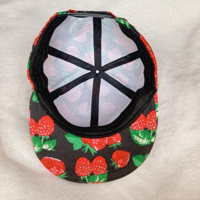 イチゴ柄 いちご 総柄 キャップ 帽子 フリー 調節可能 カジュアル帽子 大人用 N2m < 女性ファッション イチゴ柄 いちご 総柄 キャップ 帽子 フリー 調節可能 カジュアル帽子 大人用 N2m < 女性ファッションの