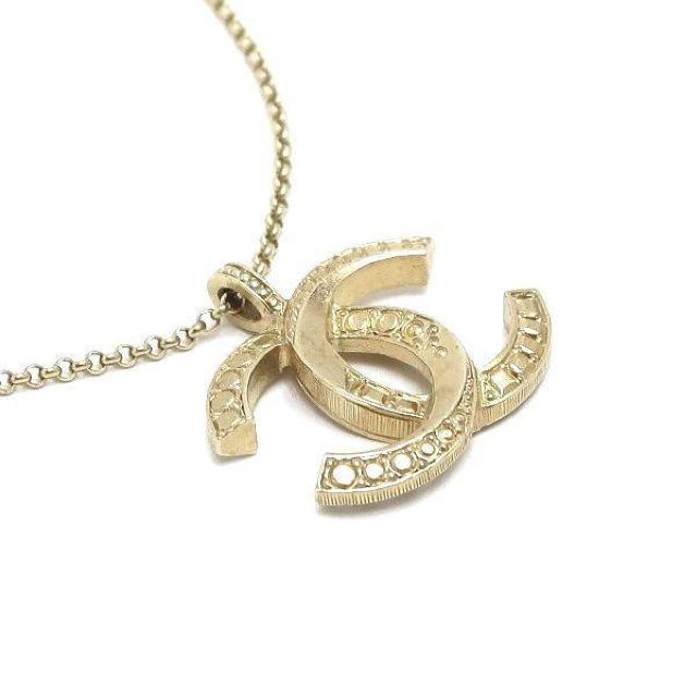 ◆ 本物 新品同様 ◆ CHANEL シャネル ネックレス ライトゴールド ココ ラインストーン ペンダント 専用ケース 箱 人気 < ブランド  ◆ 本物 新品同様 ◆ CHANEL シャネル ネックレス ライトゴールド ココ ラインストーン ペンダント 専用ケース 箱 人気 < ブランドの