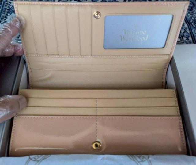 【Vivienne westwood】オーブ パテント レザー ファスナー長財布 鑑定済み 正規品 < ブランド  【Vivienne westwood】オーブ パテント レザー ファスナー長財布 鑑定済み 正規品 < ブランドの