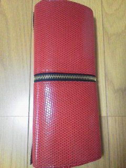 新品〓クラッチバッグ★2種類のチェーン付き♪レッド < 女性ファッション  新品〓クラッチバッグ★2種類のチェーン付き♪レッド < 女性ファッションの