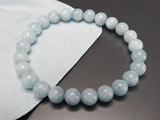 アクアマリン7mmブレスレットミルキーブルー色天然石海の宝石 < 女性アクセサリー/時計  アクアマリン7mmブレスレットミルキーブルー色天然石海の宝石 < 女性アクセサリー/時計の
