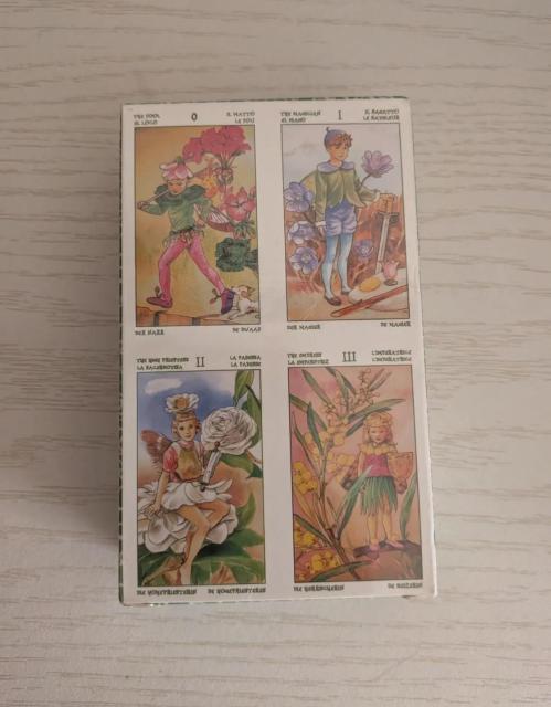 �Ԃ̗d���^���b�g�J�[�h The Spirit of Flowers Tarot �ʏ�T�C�Y12cm�~7cm�@78�� �� �{/�G���� 