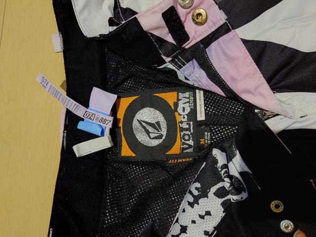 VOLCOM@Xm[EFA  W[/X|[c 