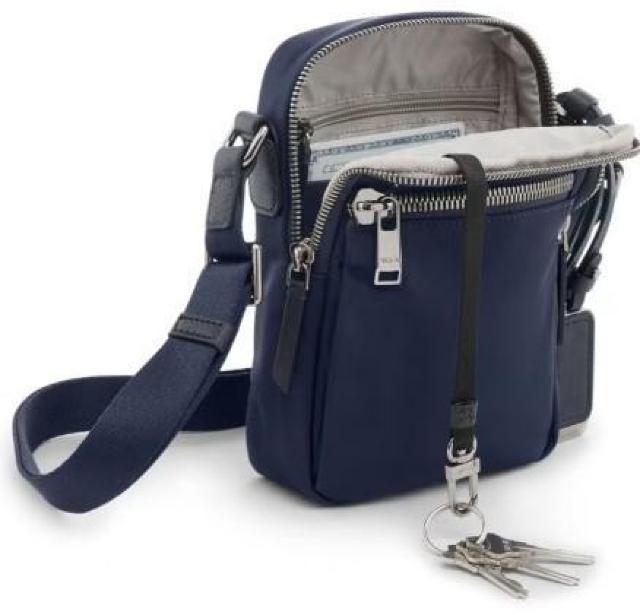 【新品未使用】TUMI「ペルシャ」クロスボディ < 男性ファッション 【新品未使用】TUMI「ペルシャ」クロスボディ < 男性ファッションの