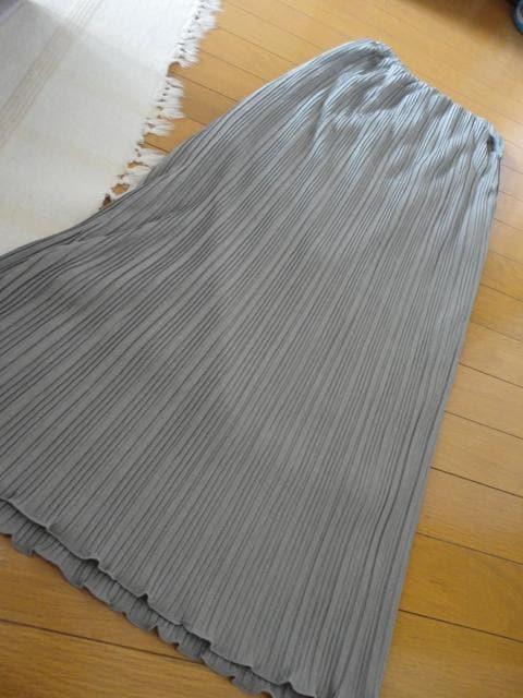 【美品】 ロング台 グレースカート < 女性ファッション  【美品】 ロング台 グレースカート  < 女性ファッションの