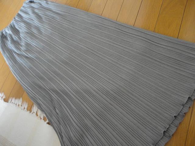 【美品】 ロング台 グレースカート < 女性ファッション  【美品】 ロング台 グレースカート < 女性ファッションの