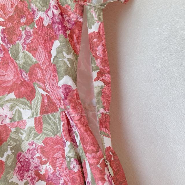 ボナジョルナータ 花柄 薔薇柄 ペプラム 半袖 トップス カットソー M N2m < ブランド ボナジョルナータ 花柄 薔薇柄 ペプラム 半袖 トップス カットソー M N2m < ブランドの