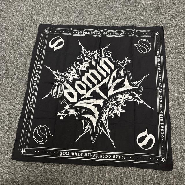 即決 stray kids domin バンダナ ブラック < タレントグッズ 即決 stray kids domin バンダナ ブラック < タレントグッズの