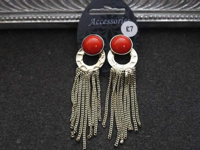 新品 アンティーク調ゴシックチェーンタッセルピアス < 女性アクセサリー/時計 新品 アンティーク調ゴシックチェーンタッセルピアス < 女性アクセサリー/時計の