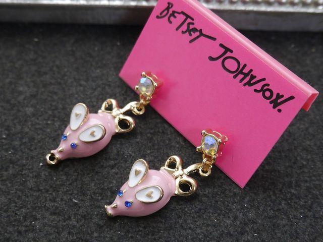 ViAeB[Nj[NȃlY~sAXBETSEY JOHNSON  uh 