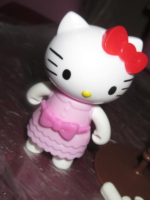 ハローキティ*DAISO着せ替え人形*フィギュア*ハンガーセット < おもちゃ  ハローキティ*DAISO着せ替え人形*フィギュア*ハンガーセット < おもちゃの