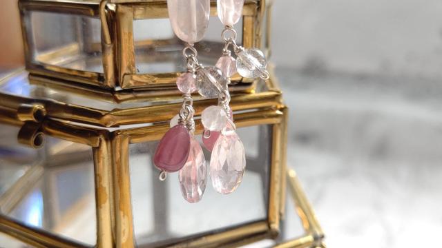 *ローズクォーツとムーンストーンの冬色ピアス*SF 21070 < 女性アクセサリー/時計 *ローズクォーツとムーンストーンの冬色ピアス*SF 21070 < 女性アクセサリー/時計の