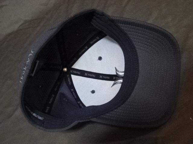 USA購入 サーフ系ブランド 【Hurley】 ハーレー 機能素材【H2O DRI】ロゴ刺繍入りキャップ < 男性ファッション  USA購入 サーフ系ブランド 【Hurley】 ハーレー 機能素材【H2O DRI】ロゴ刺繍入りキャップ < 男性ファッションの