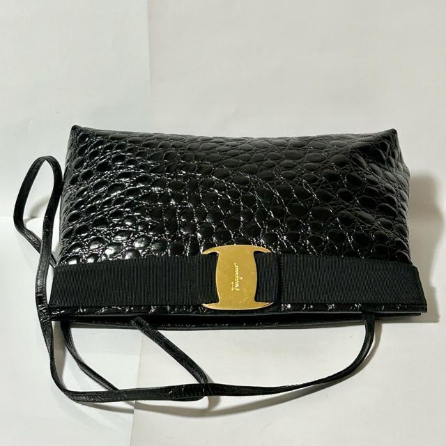Salvatore Ferragamo フェラガモ ヴァラ リボン 型押し レザー 2way ショルダー バッグ ブラック < ブランド Salvatore Ferragamo フェラガモ ヴァラ リボン 型押し レザー 2way ショルダー バッグ ブラック < ブランドの