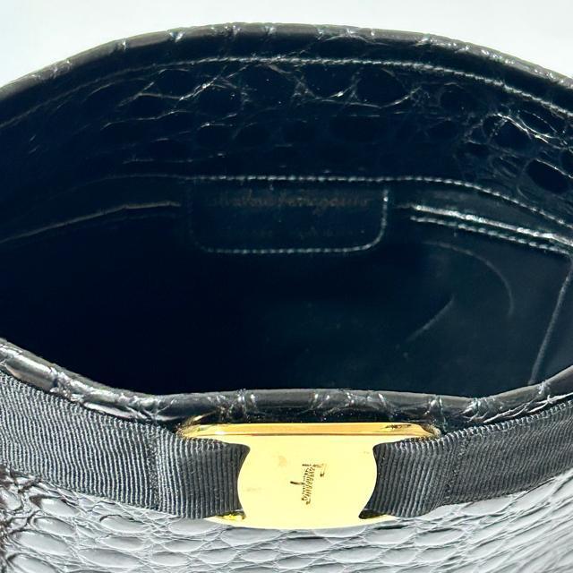 Salvatore Ferragamo フェラガモ ヴァラ リボン 型押し レザー 2way ショルダー バッグ ブラック < ブランド Salvatore Ferragamo フェラガモ ヴァラ リボン 型押し レザー 2way ショルダー バッグ ブラック < ブランドの