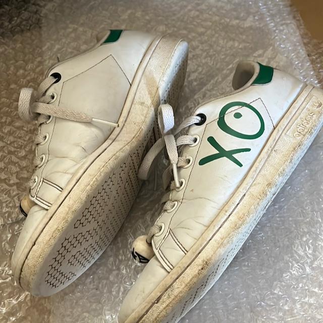 adidasX^X~XR{Xj[J[23.5  uh 