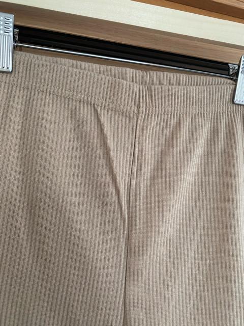 *新品未使用(タグなし)/リブワイドパンツ/裾スリット/薄手* < 女性ファッション *新品未使用(タグなし)/リブワイドパンツ/裾スリット/薄手* < 女性ファッションの