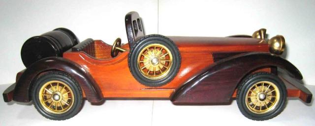 �N���V�b�N�E�J�[�̒u�� �؂ƃv���X�`�b�N���i�ō��ꂽ�ԁ@ �A���e�B�[�N ���g�� �R���N�V���� �u�� �ؐ� �I�u�W�F �C���e���A �� �z�r�[�� 