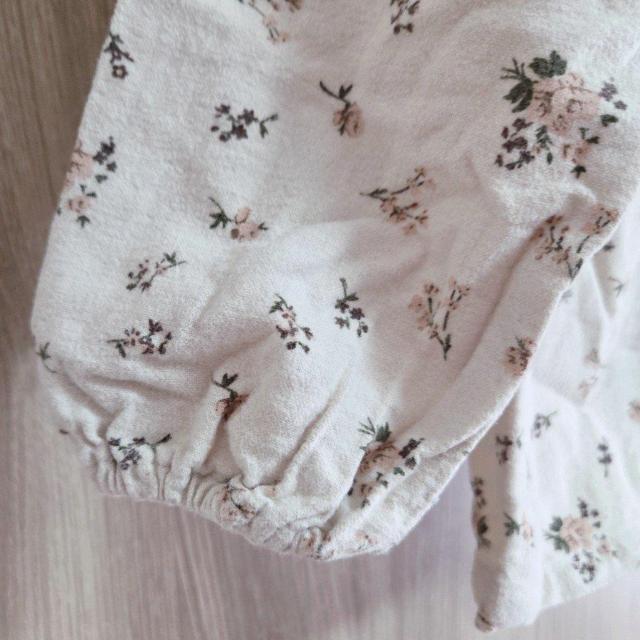 美品 レース衿付き花柄ネルブラウス サイズ2〜3Y 92〜98センチ 送料無料 < キッズ/ベビー 美品 レース衿付き花柄ネルブラウス サイズ2〜3Y 92〜98センチ 送料無料 < キッズ/ベビーの