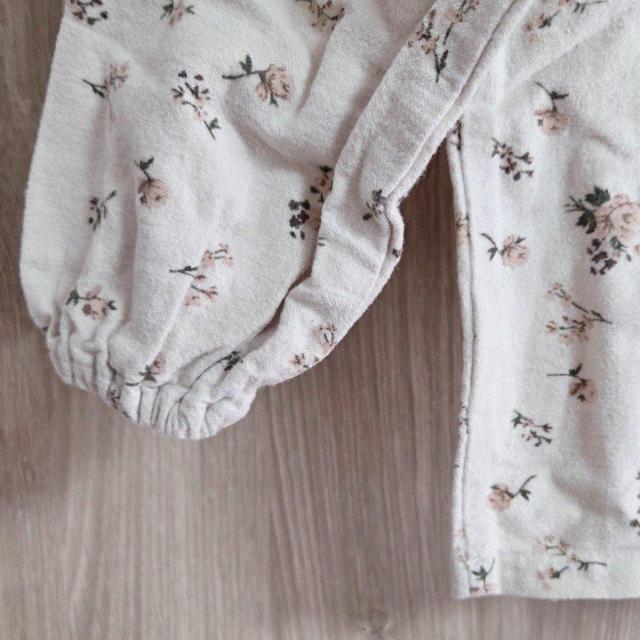 美品 レース衿付き花柄ネルブラウス サイズ2〜3Y 92〜98センチ 送料無料 < キッズ/ベビー 美品 レース衿付き花柄ネルブラウス サイズ2〜3Y 92〜98センチ 送料無料 < キッズ/ベビーの