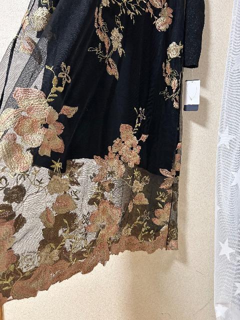 新品タグ付きT'S COLLECTION★ニット+刺繍チュール付きスカートワンピース < 女性ファッション 新品タグ付きT'S COLLECTION★ニット+刺繍チュール付きスカートワンピース < 女性ファッションの