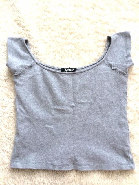 グレーオフショルダーミニ丈ショート丈半袖カットソースウェット < ブランド グレーオフショルダーミニ丈ショート丈半袖カットソースウェット < ブランドの