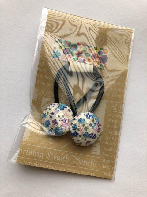 ハンドメイド ヘアゴム くるみボタン ツイン ブルー 小花 女の子 < 女性ファッション  ハンドメイド ヘアゴム くるみボタン ツイン ブルー 小花 女の子 < 女性ファッションの
