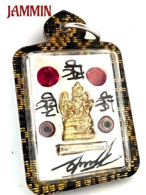 vNA@o^tC@X@^@^^@J^@  zr[ 