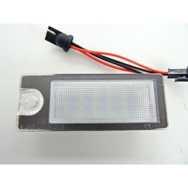 ボルボ V70 XC70 S60 S80 XC90  ホワイトLEDナンバー灯 < 自動車/バイク ボルボ V70 XC70 S60 S80 XC90  ホワイトLEDナンバー灯 < 自動車/バイク