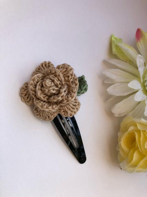 ハンドメイド スリーピン パッチンピン 薔薇 ベージュ ガーリー < 女性ファッション  ハンドメイド スリーピン パッチンピン 薔薇 ベージュ ガーリー < 女性ファッションの