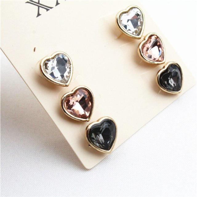 新品 FOREVER21 アンティーク調ストーンハートピアス 3色セット < ブランド 新品 FOREVER21 アンティーク調ストーンハートピアス 3色セット < ブランドの