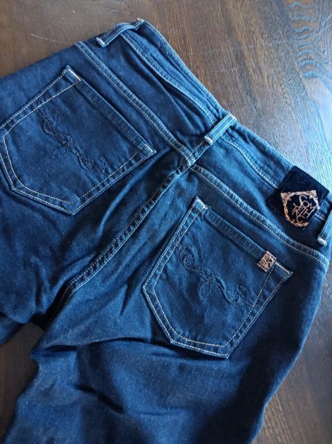 SOMETHINGBODYFLEEVilfjW[YrJbRfGEDWIN