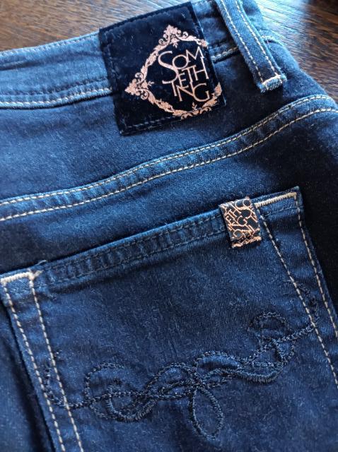 SOMETHINGBODYFLEEVilfjW[YrJbRfGEDWIN