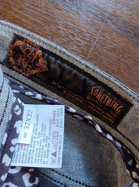 SOMETHINGBODYFLEEVilfjW[YrJbRfGEDWIN