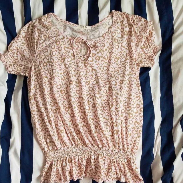 ベビーピンクのヒョウ柄カットソー < 女性ファッション  ベビーピンクのヒョウ柄カットソー  < 女性ファッションの