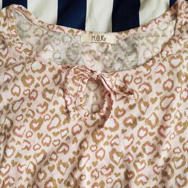 ベビーピンクのヒョウ柄カットソー < 女性ファッション  ベビーピンクのヒョウ柄カットソー < 女性ファッションの