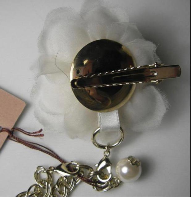 コムサイズム★チェーン付コサージュ sizeM <白> \2,480 < 女性アクセサリー/時計  コムサイズム★チェーン付コサージュ sizeM <白> \2,480 < 女性アクセサリー/時計の