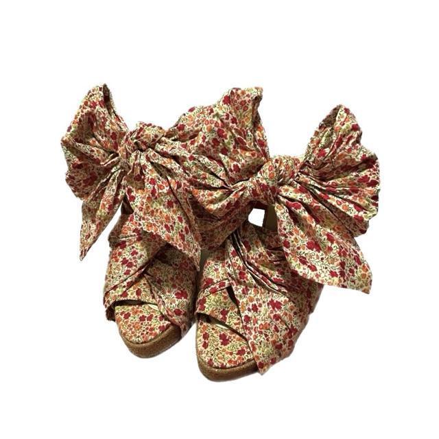 ヴィヴィアンウエストウッド 希少 小花柄リボン ウェッジソール シューズ < 女性ファッション ヴィヴィアンウエストウッド 希少 小花柄リボン ウェッジソール シューズ < 女性ファッションの