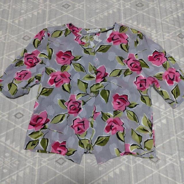 ピエール・バルマン 花柄半袖ブラウス < 女性ファッション ピエール・バルマン 花柄半袖ブラウス < 女性ファッションの