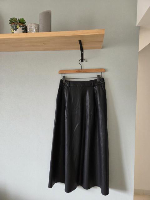 GUスカート★フェイクレザーのブラックスカート < ブランド GUスカート★フェイクレザーのブラックスカート < ブランドの