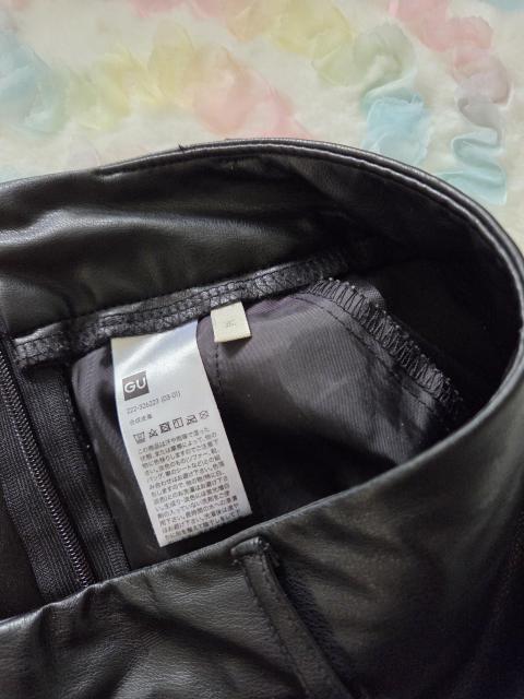 GUスカート★フェイクレザーのブラックスカート < ブランド GUスカート★フェイクレザーのブラックスカート < ブランドの
