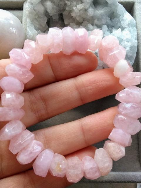 モルガナイト ブレスレット < 女性アクセサリー/時計 モルガナイト ブレスレット < 女性アクセサリー/時計の